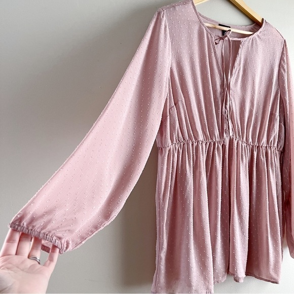 Torrid Clip Dot Tie Babydoll Peplum Blouse Top in Blush Pink, Size 2X‎ - Picture 7 of 9